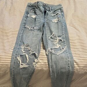 Light Wash Distressed Ripped Jeans